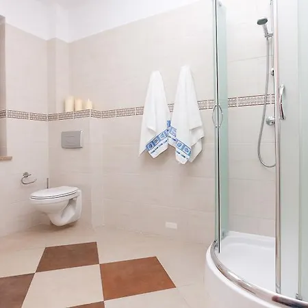 Alojamento de Acomodação e Pequeno-almoço Bursztyn 3*