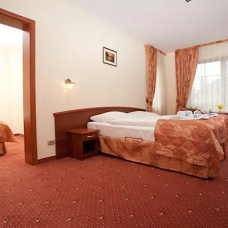 Bursztyn Alojamento de Acomodação e Pequeno-almoço Niechorze